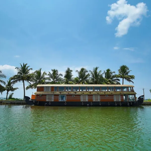 Casino Houseboats Near HMCA CHURCH THATHAMPILLY WARD, AVALOKUNNU ALLEPPEY.LANDMARK: - Near Lake Garden Resort, Alleppey, Kerala, 688013, India